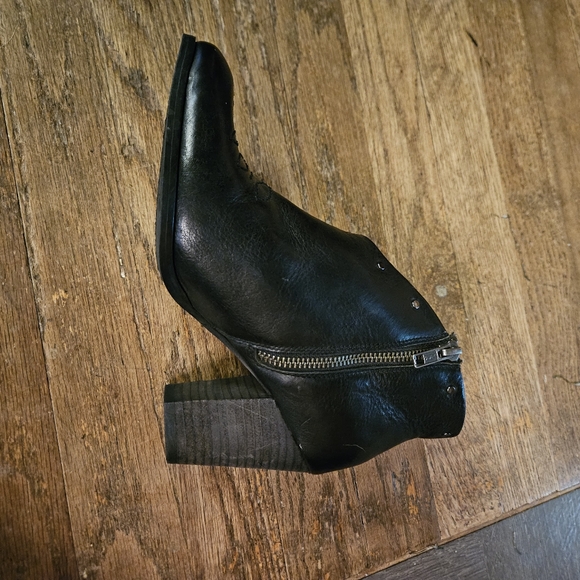Low cut boot - Picture 3 of 7